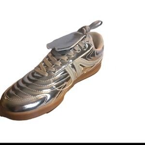 New Steve Madden Madrid Silver Sneakers with Tan Sole. Size 9